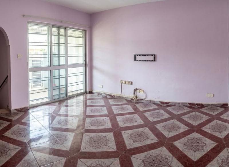 Terraced House for Sale in Taman Klang Utama (Kapar) - Ras Shaz - Living Room - PropertyGuru.com.my