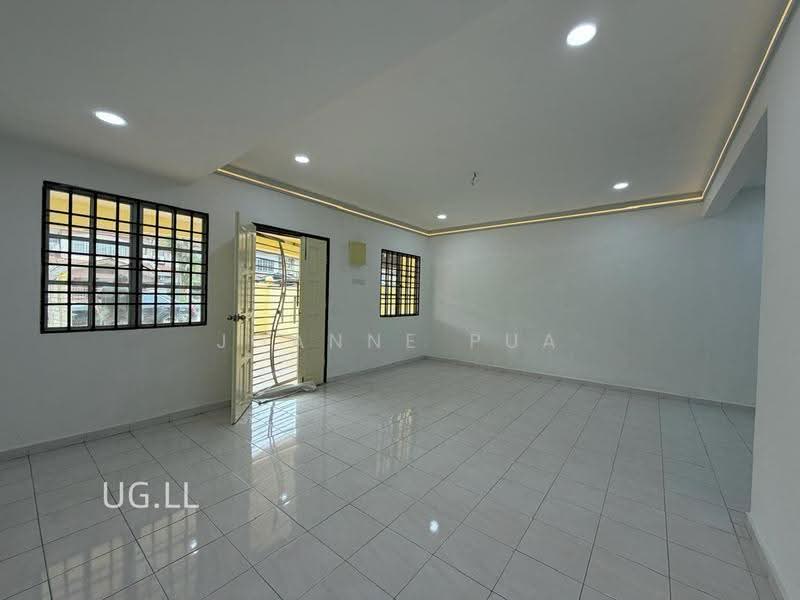 2-storey Terraced House for Sale in Bandar Bukit Tinggi 2 (Klang) - Joanne Pua - Living Room - PropertyGuru.com.my