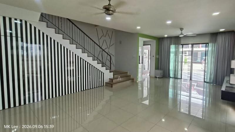 Rumah Teres 2-Tingkat untuk Disewa di Bandar Bukit Raja (Klang) - Stella Sit - Living Room - PropertyGuru.com.my