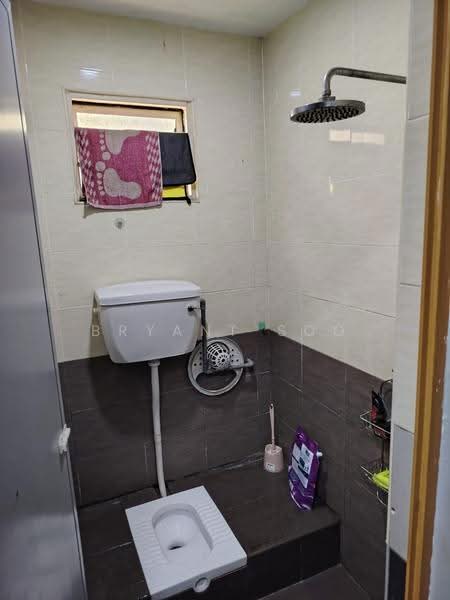 1-storey Terraced House for Sale in Bandar Kinrara Seksyen 1 (Bandar Kinrara) - Bryant Soo - Bathroom - PropertyGuru.com.my