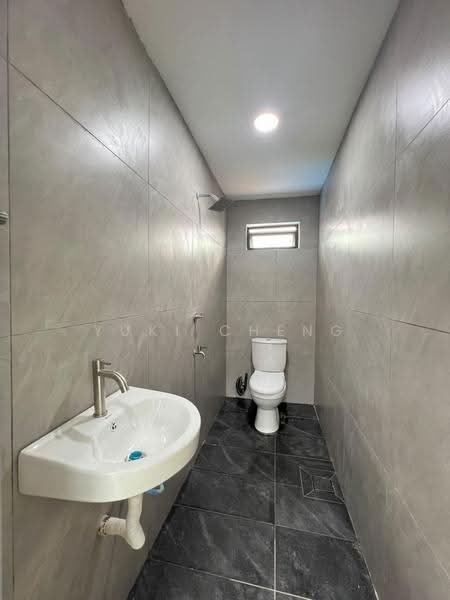Rumah Teres 2-Tingkat untuk Dijual di Taman Skudai Baru (Skudai) - Yuki Cheng - Bathroom - PropertyGuru.com.my