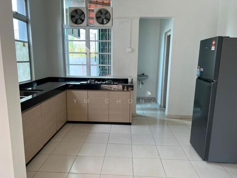 Semi-Detached House for Rent in Taman Limbongan Jaya (Klebang) - YM Chong - Kitchen - PropertyGuru.com.my