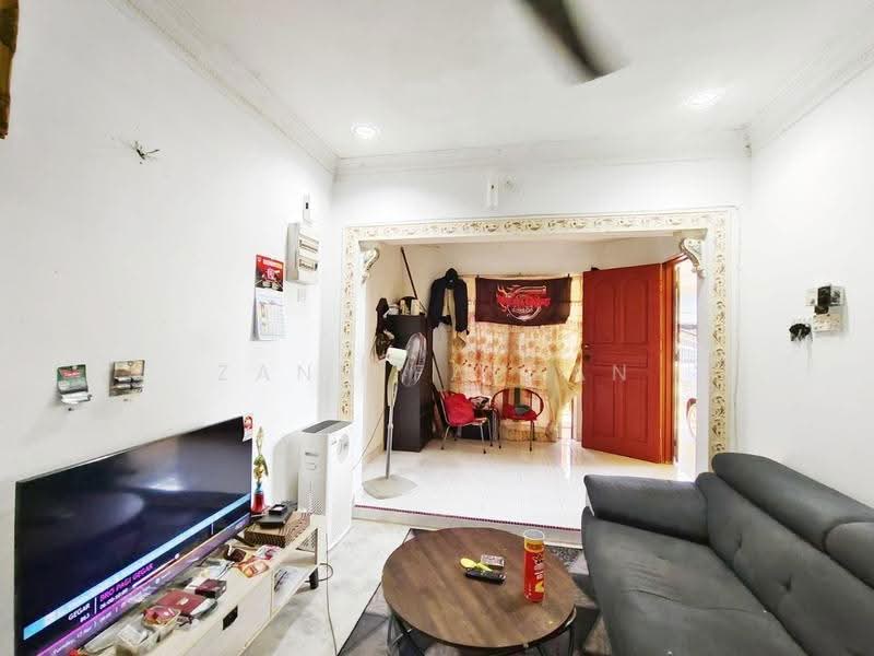 Rumah Teres 1-Tingkat untuk Dijual di Bukit Sentosa (Rawang) - Zann Fauzan - Living Room - PropertyGuru.com.my