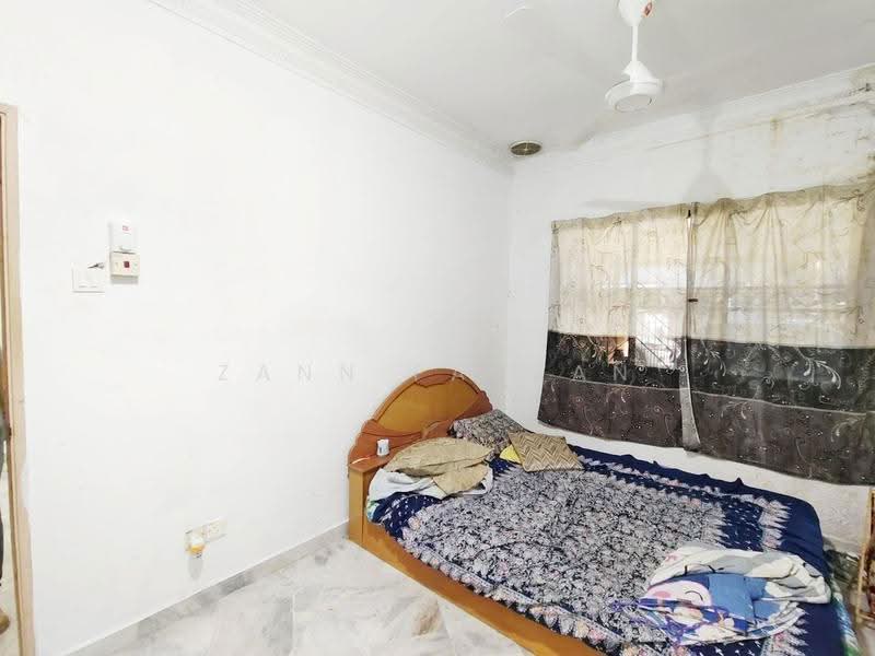 Rumah Teres 1-Tingkat untuk Dijual di Bukit Sentosa (Rawang) - Zann Fauzan - Bedroom - PropertyGuru.com.my