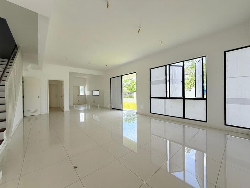 Rumah Teres 2-Tingkat untuk Dijual di Kota Emerald (Rawang) - Chloe Kok - Living Room - PropertyGuru.com.my