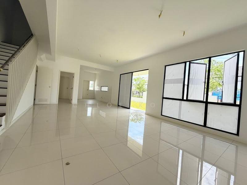 Rumah Teres 2-Tingkat untuk Dijual di Kota Emerald (Rawang) - Chloe Kok - Living Room - PropertyGuru.com.my