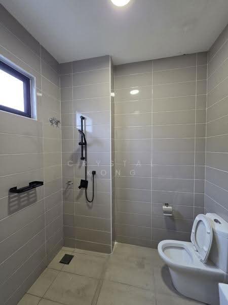 Semi-Detached House for Rent in Setia Tropika (Johor Bahru) - Crystal Kong - Bathroom - PropertyGuru.com.my