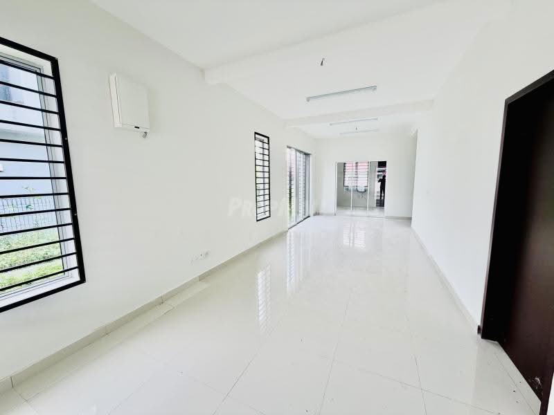 Rumah Berkembar untuk Dijual di Klang (Selangor) - Fazie Noor - Living Room - PropertyGuru.com.my