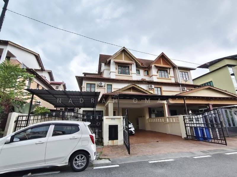 Rumah Berkembar untuk Dijual di Seksyen 27 (Shah Alam) - Nadrah Omar - Exterior - PropertyGuru.com.my