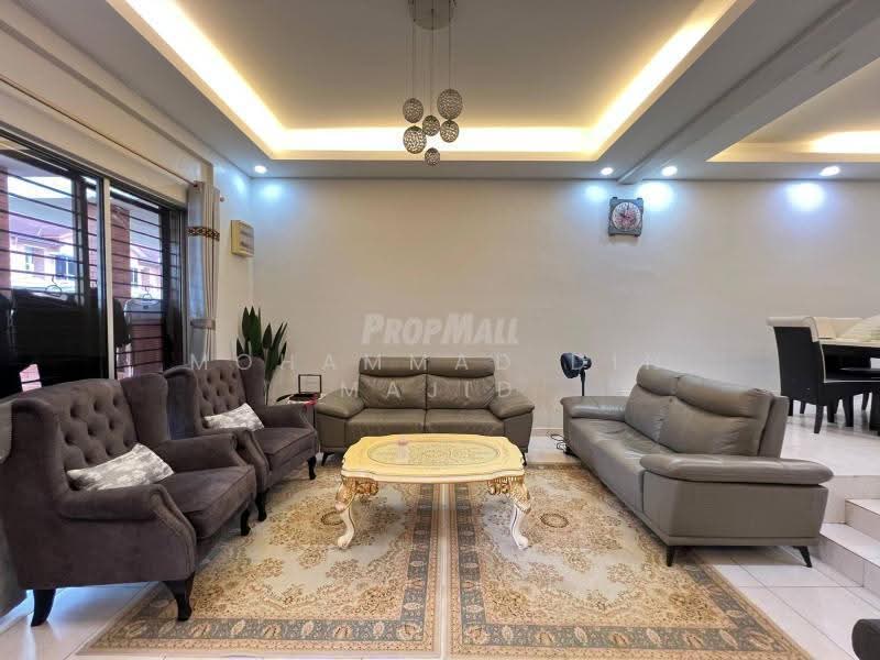 2-storey Terraced House for Sale in Alam Budiman (Shah Alam) - Mohammad Din Majid - Living Room - PropertyGuru.com.my
