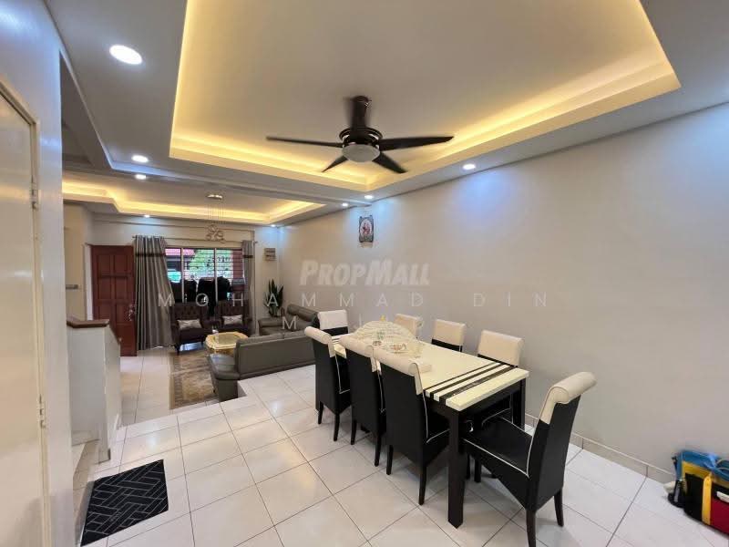 2-storey Terraced House for Sale in Alam Budiman (Shah Alam) - Mohammad Din Majid - Living Room - PropertyGuru.com.my