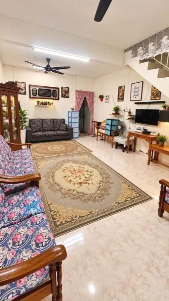 Rumah Teres 2-Tingkat untuk Dijual di Kluang (Johor) - Shanel Tee - Living Room - PropertyGuru.com.my