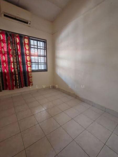 1.5-storey Terraced House for Rent in Taman Pelangi Indah (Ulu Tiram) - Elvis Sim - Interior - PropertyGuru.com.my