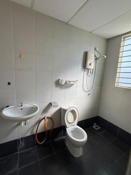 Service Residence for Sale at Amara - Tobey G - Bathroom - PropertyGuru.com.my