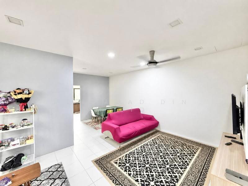 1-storey Terraced House for Sale in Taman Putra Perdana (Puchong) - Mohammad Din Majid - Living Room - PropertyGuru.com.my