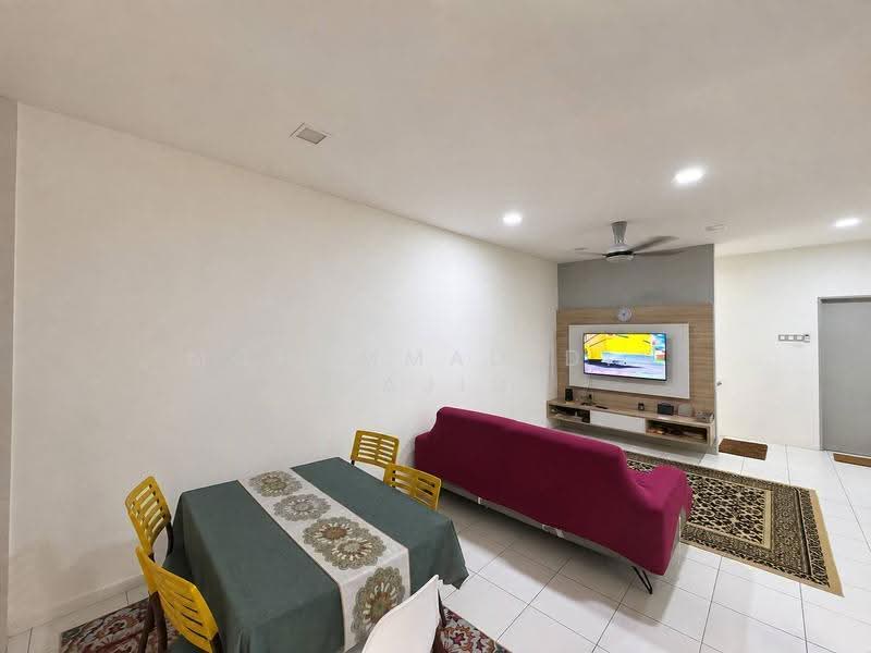 1-storey Terraced House for Sale in Taman Putra Perdana (Puchong) - Mohammad Din Majid - Living Room - PropertyGuru.com.my