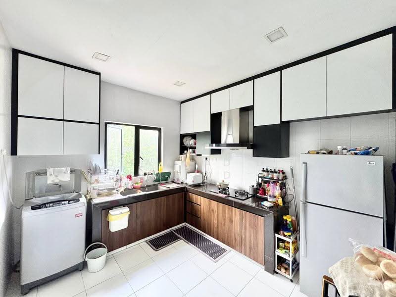 1-storey Terraced House for Sale in Taman Putra Perdana (Puchong) - Mohammad Din Majid - Kitchen - PropertyGuru.com.my