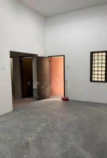 Shop for Rent in Bandar Tun Hussein Onn (Cheras) - Kweenie Chong - Interior - PropertyGuru.com.my