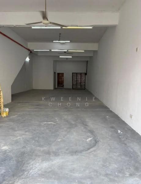 Shop for Rent in Bandar Tun Hussein Onn (Cheras) - Kweenie Chong - Interior - PropertyGuru.com.my