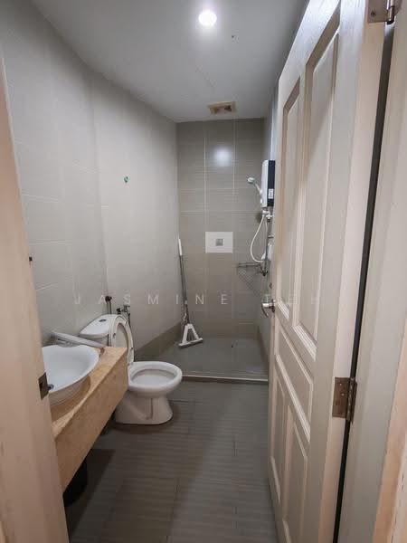 Condominium for Rent at The View Condominium - Jasmine Teh - Bathroom - PropertyGuru.com.my
