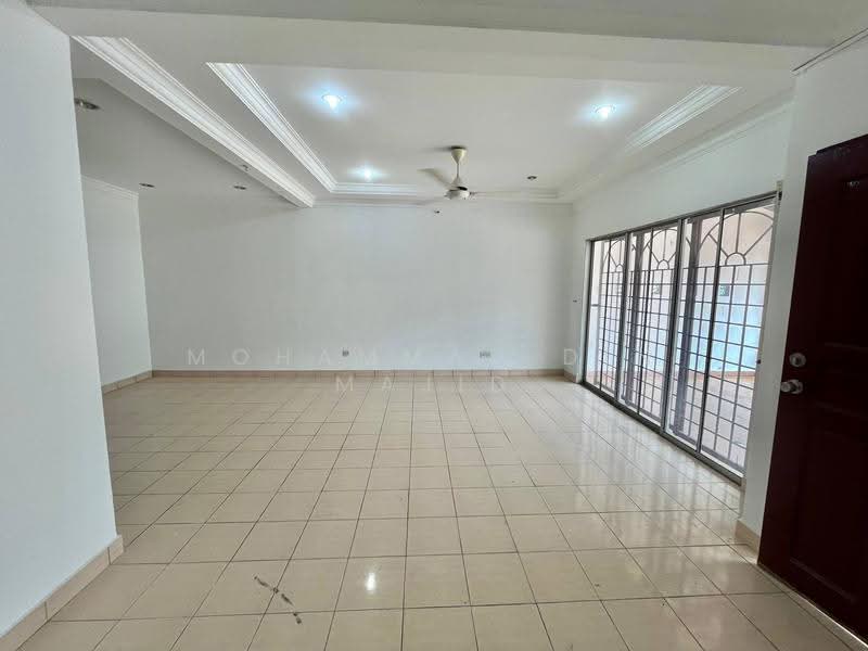 Rumah Teres 2-Tingkat untuk Dijual di Taman Putra Prima (Puchong) - Mohammad Din Majid - Living Room - PropertyGuru.com.my