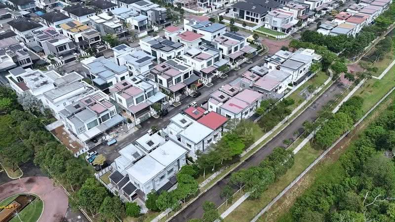 Rumah Berkembar untuk Dijual di Setia Tropika (Johor Bahru) - Karl Lim - Exterior - PropertyGuru.com.my