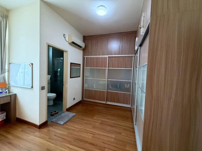 Rumah Berkembar untuk Dijual di Setia Tropika (Johor Bahru) - Karl Lim - Bedroom - PropertyGuru.com.my