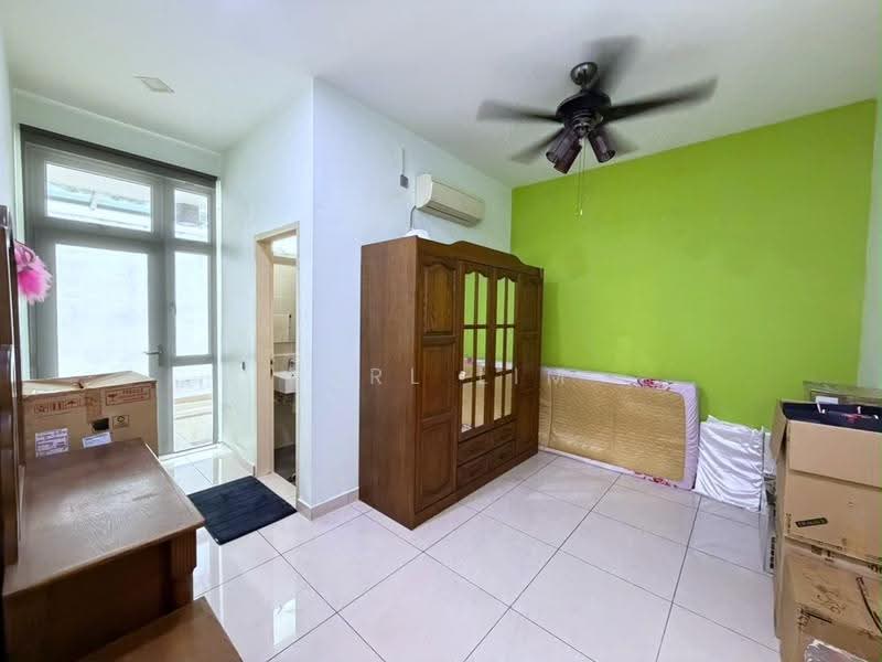Rumah Berkembar untuk Dijual di Setia Tropika (Johor Bahru) - Karl Lim - Bedroom - PropertyGuru.com.my