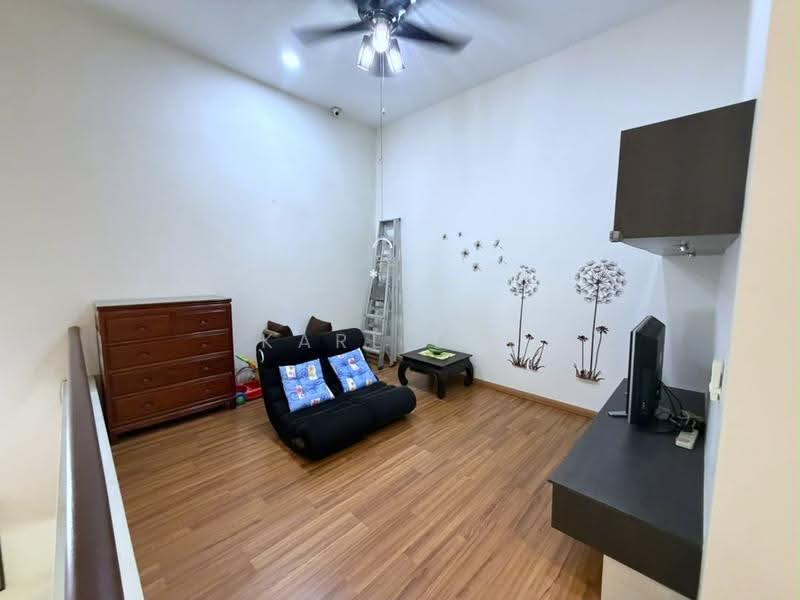 Rumah Berkembar untuk Dijual di Setia Tropika (Johor Bahru) - Karl Lim - Living Room - PropertyGuru.com.my