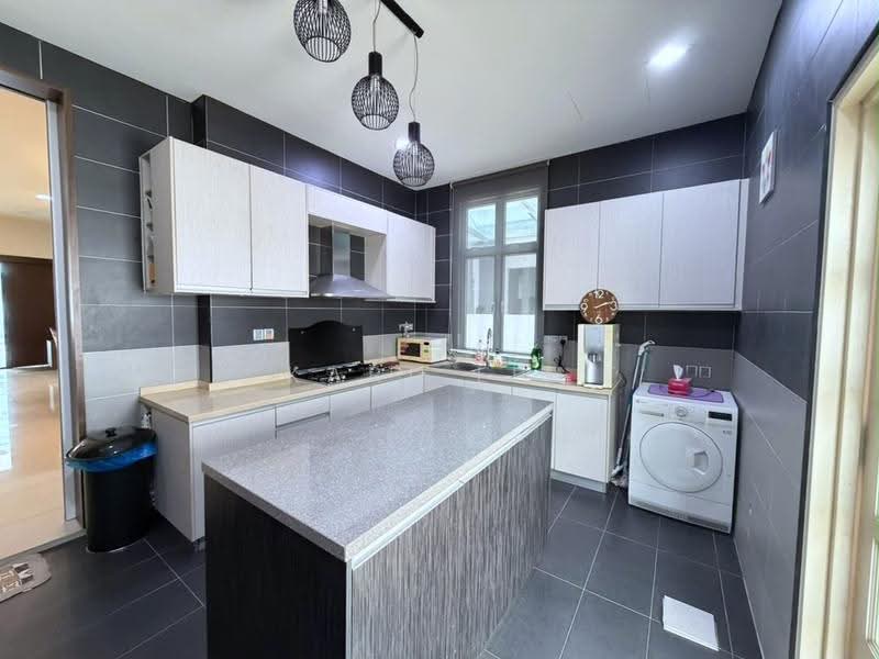 Rumah Berkembar untuk Dijual di Setia Tropika (Johor Bahru) - Karl Lim - Kitchen - PropertyGuru.com.my