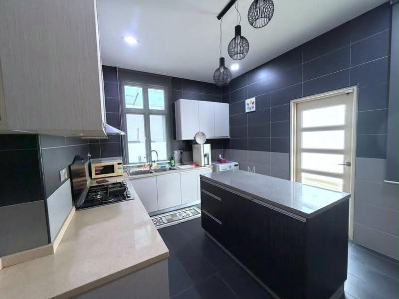 Rumah Berkembar untuk Dijual di Setia Tropika (Johor Bahru) - Karl Lim - Kitchen - PropertyGuru.com.my