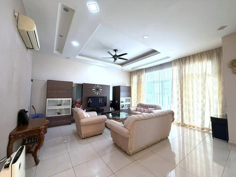 Rumah Berkembar untuk Dijual di Setia Tropika (Johor Bahru) - Karl Lim - Living Room - PropertyGuru.com.my