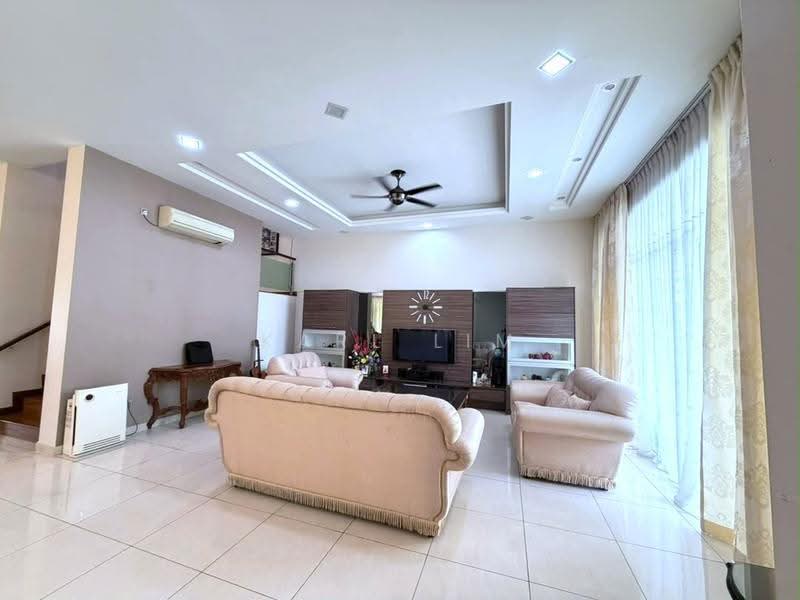 Rumah Berkembar untuk Dijual di Setia Tropika (Johor Bahru) - Karl Lim - Living Room - PropertyGuru.com.my