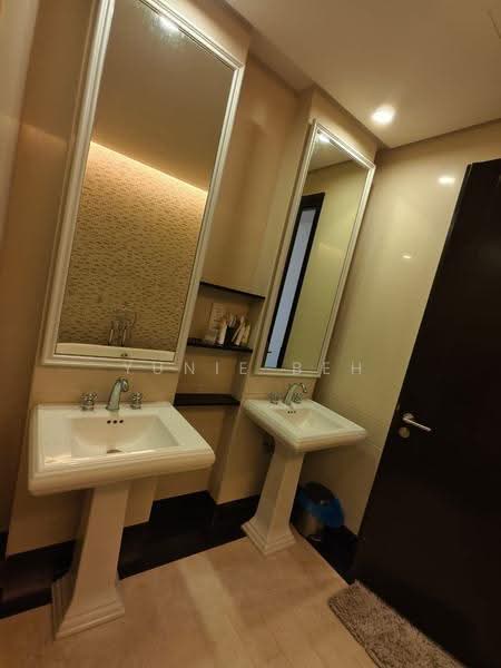 Kondominium untuk Dijual di Quayside Seafront Resort Condominiums - Yunie Beh - Bathroom - PropertyGuru.com.my