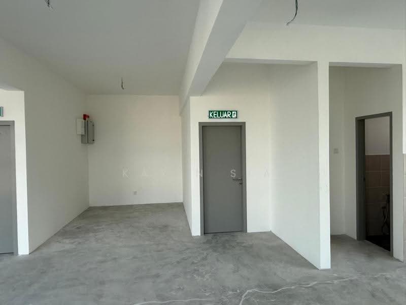 3-storey Terraced House for Sale in Taman Cheras Jaya (Cheras) - KAREN SIA - Entrance - PropertyGuru.com.my