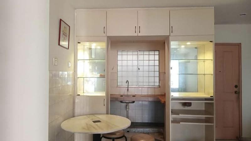 Kondominium untuk Dijual di Pelangi Indah Condominium - Mike Leong - Kitchen - PropertyGuru.com.my