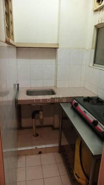 Kondominium untuk Dijual di Pelangi Indah Condominium - Mike Leong - Kitchen - PropertyGuru.com.my