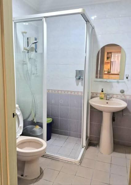 Semi-Detached House for Sale in Taman Yarl (Jalan Klang Lama (Old Klang Road)) - Bobo Lee - Bathroom - PropertyGuru.com.my