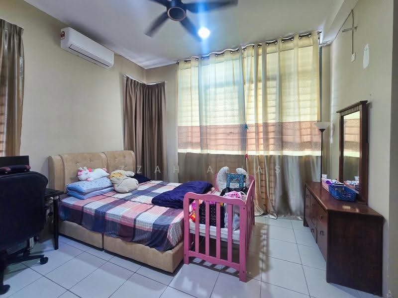 Semi-Detached House for Sale in Bandar Saujana Putra (Tanjong Duabelas) - Izzah Alias - Bedroom - PropertyGuru.com.my