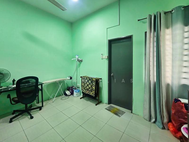 Semi-Detached House for Sale in Bandar Saujana Putra (Tanjong Duabelas) - Izzah Alias - PropertyGuru.com.my