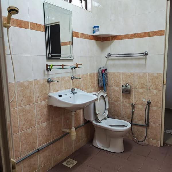 2-storey Terraced House for Rent in Sungai Ara (Penang) - Hong . - Bathroom - PropertyGuru.com.my
