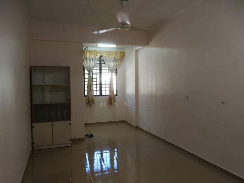 2-storey Terraced House for Rent in Sungai Ara (Penang) - Hong . - Living Room - PropertyGuru.com.my