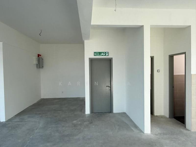 Shop / Office for Sale in Balakong (Selangor) - KAREN SIA - Entrance - PropertyGuru.com.my