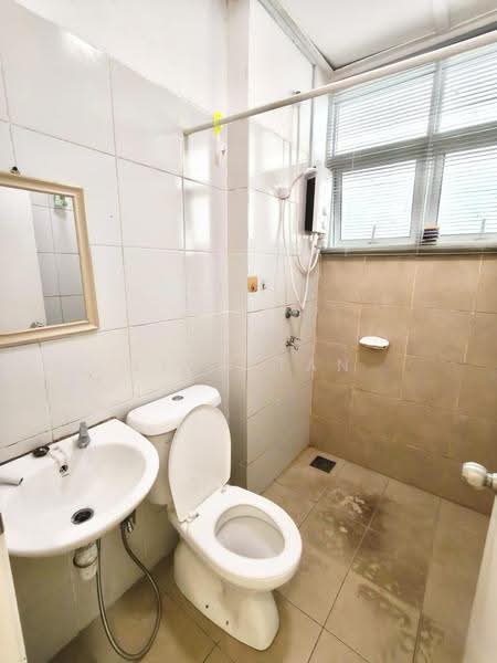 Apartment for Rent at Residensi Bintawa Riverfront (PR1MA @ Bintawa Riverfront) - Leon Tan - Bathroom - PropertyGuru.com.my