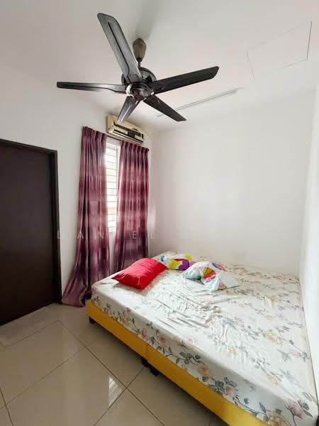 2-storey Terraced House for Sale in Taman Rinting (Masai) - Daniel Yong - Bedroom - PropertyGuru.com.my