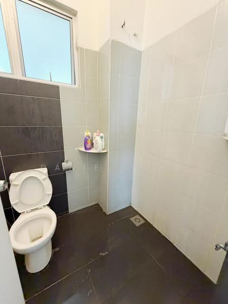 2-storey Terraced House for Sale in Taman Rinting (Masai) - Daniel Yong - Bathroom - PropertyGuru.com.my
