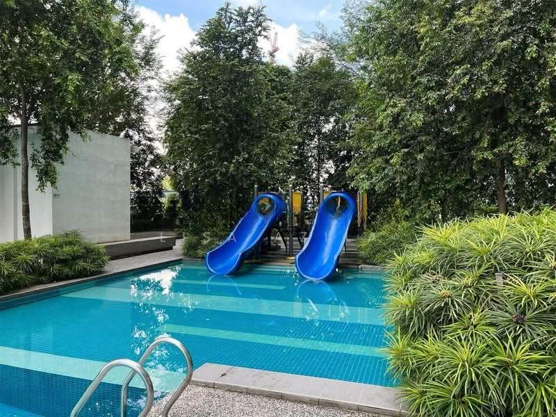 Service Residence for Sale at Savanna Executive Suite @ Southville City - Lisa Azila - Pool - PropertyGuru.com.my