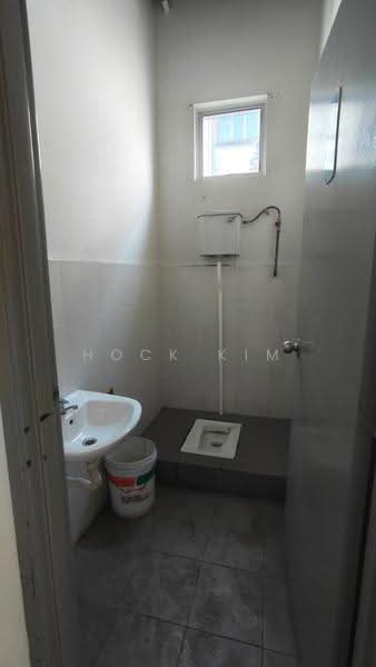 Shop for Rent in Taman Nusa Sentral (Iskandar Puteri (Nusajaya)) - Hock Kim - Bathroom - PropertyGuru.com.my