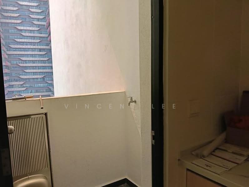 Kediaman Servis untuk Disewa di Reizz Residence - Vincent Lee - Balcony - PropertyGuru.com.my