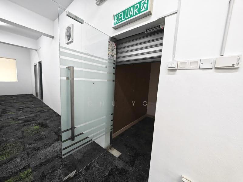 Kedai / Pejabat untuk Disewa di Petaling Jaya (Selangor) - Chu YC - Entrance - PropertyGuru.com.my